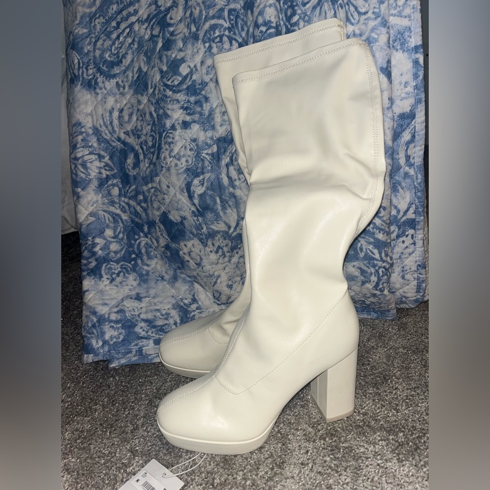Altar’d State White GoGo Boots! NWT. Size 8.5